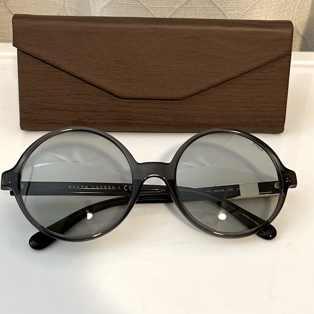 New Authentic Ralph Lauren Polo Sunglasses PH4136 55m Gray Frame . Generic Case